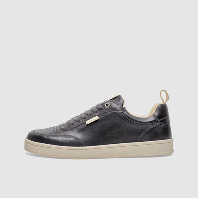 Herren-Sneaker zum Anzug